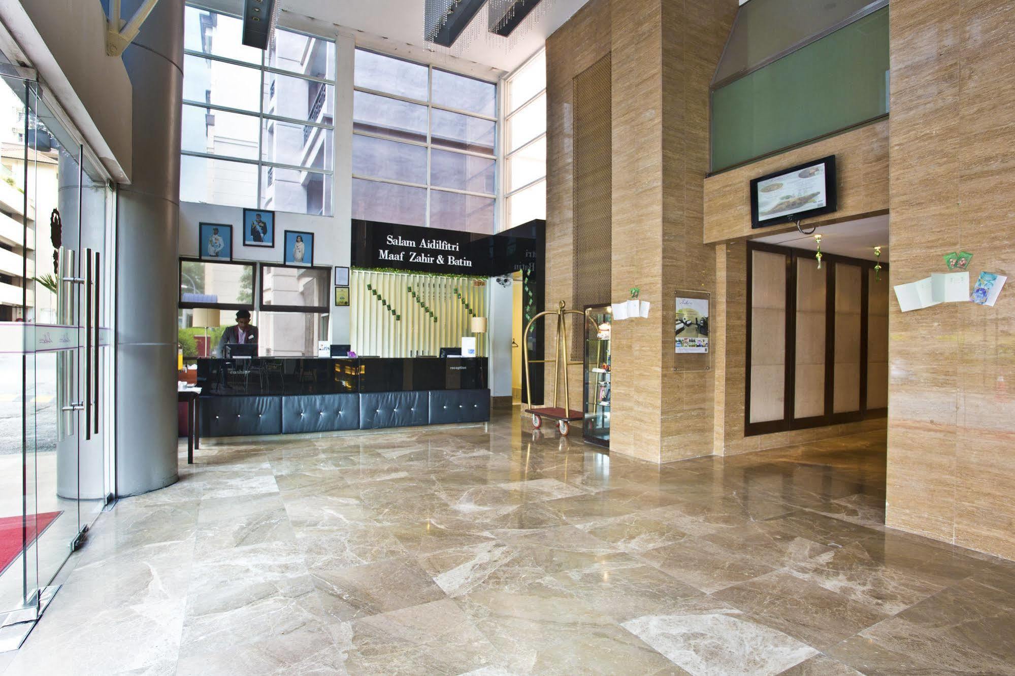 Hotel Silka Johor Bahru Esterno foto