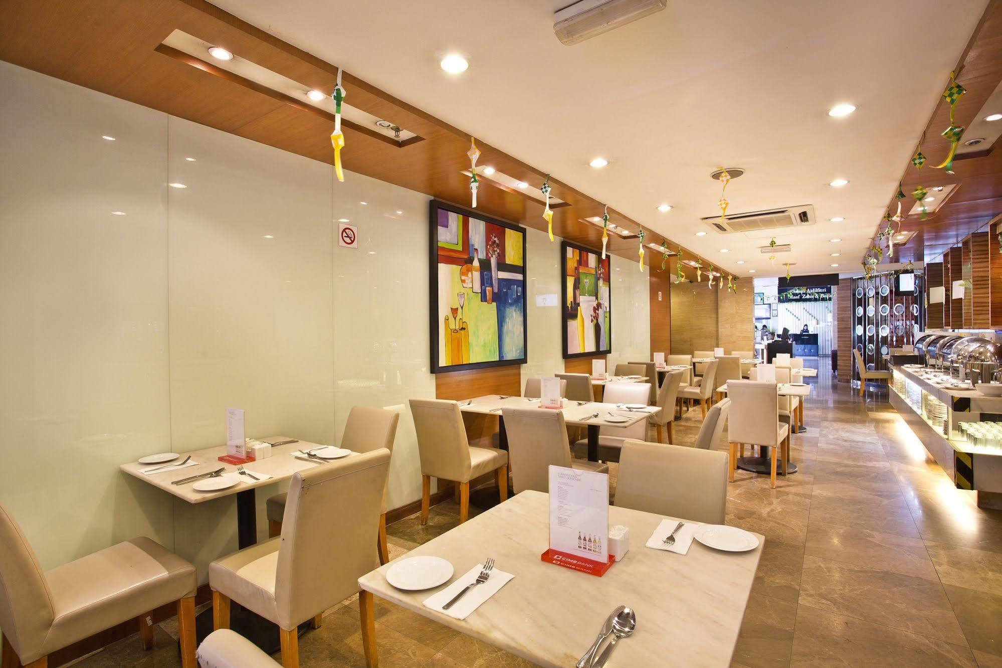 Hotel Silka Johor Bahru Esterno foto