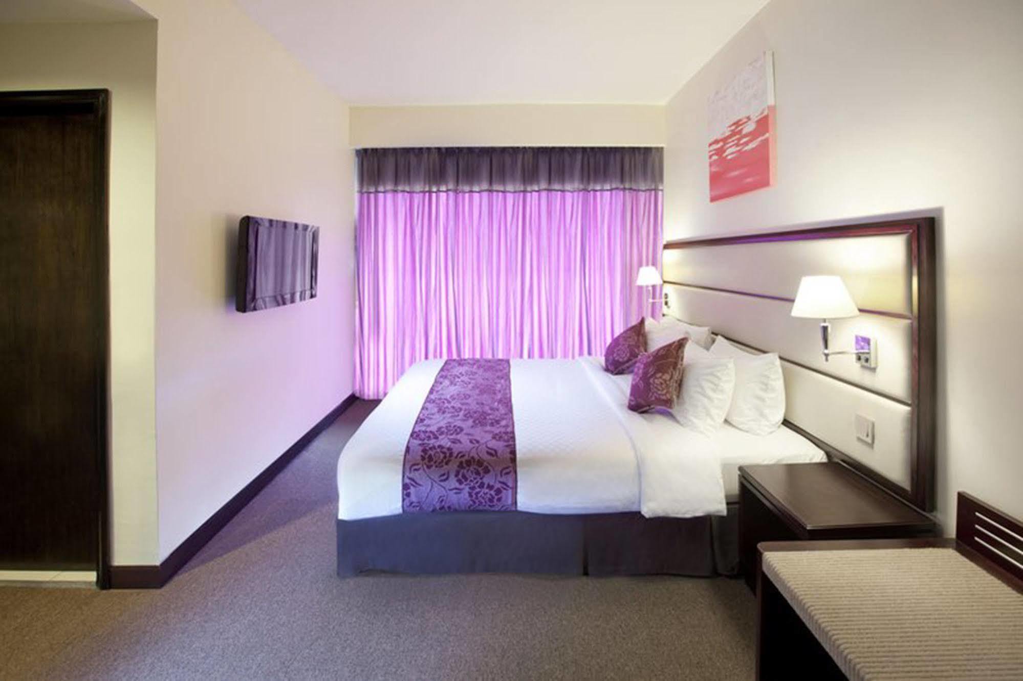 Hotel Silka Johor Bahru Esterno foto