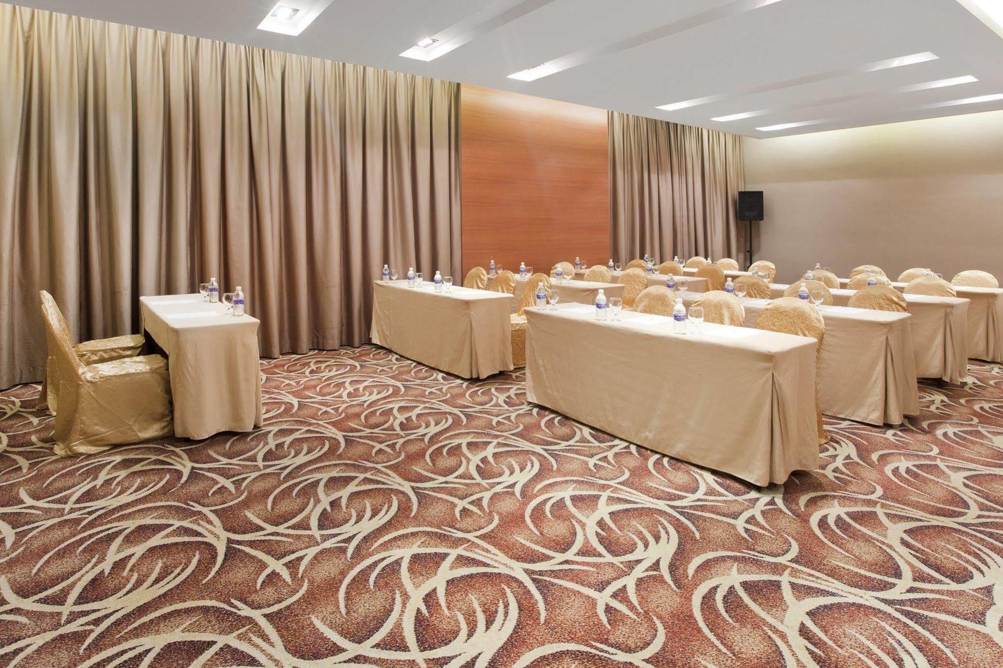 Hotel Silka Johor Bahru Esterno foto
