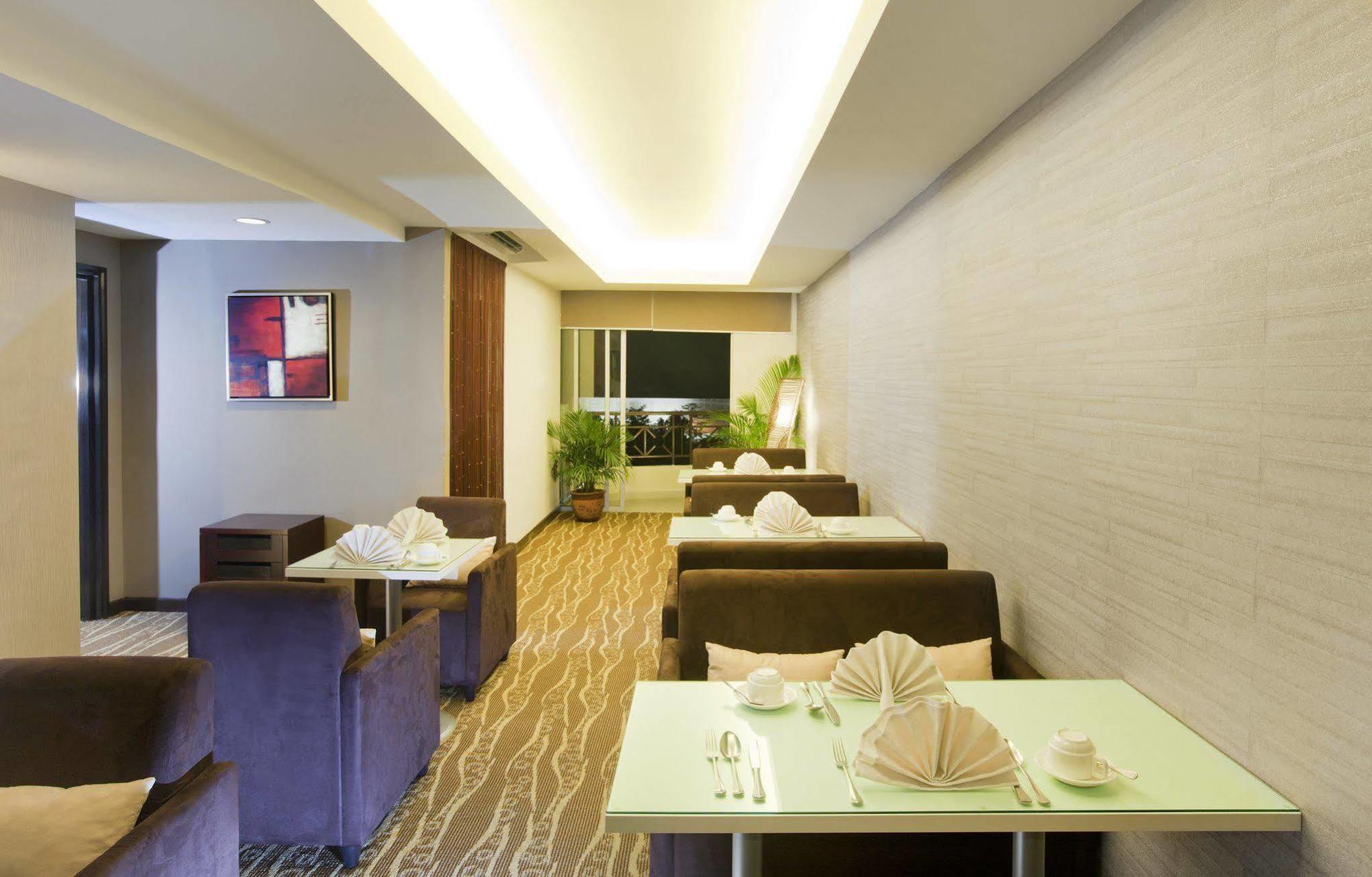 Hotel Silka Johor Bahru Esterno foto