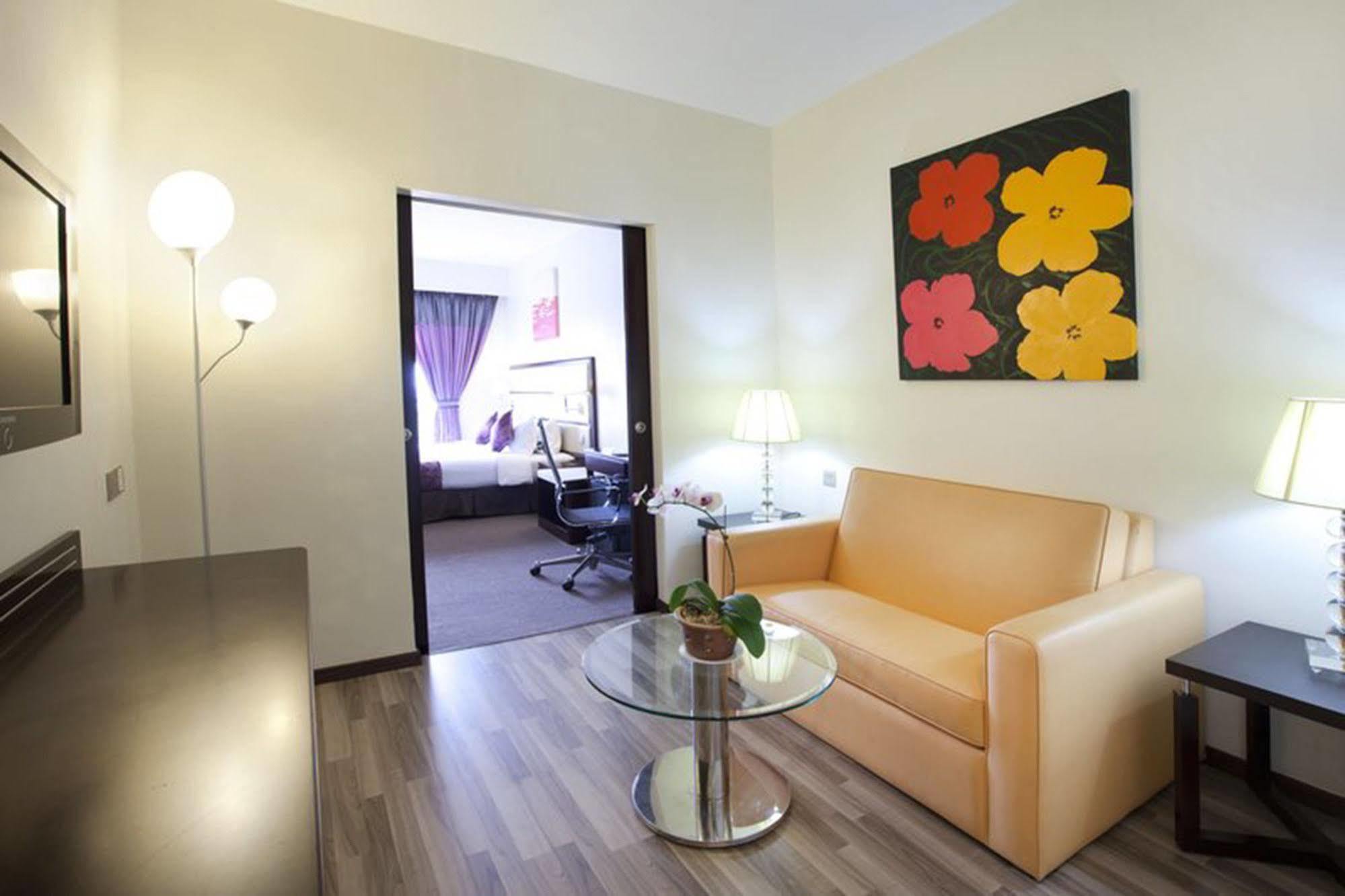 Hotel Silka Johor Bahru Esterno foto