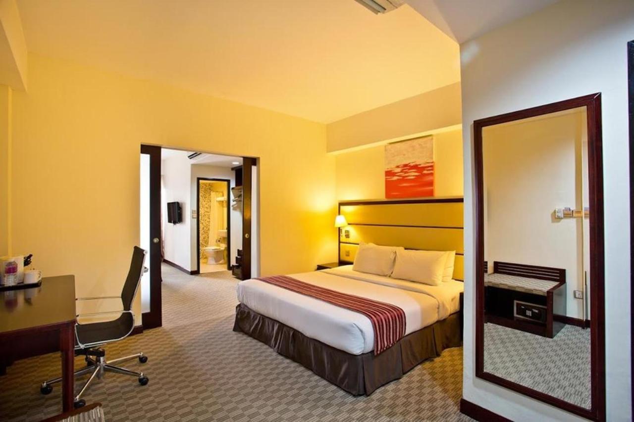 Hotel Silka Johor Bahru Esterno foto