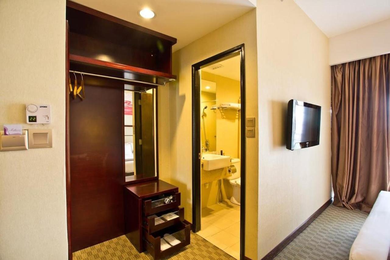 Hotel Silka Johor Bahru Esterno foto