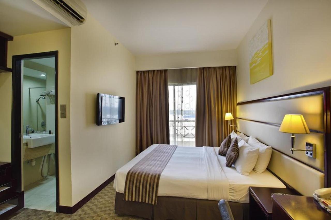 Hotel Silka Johor Bahru Esterno foto