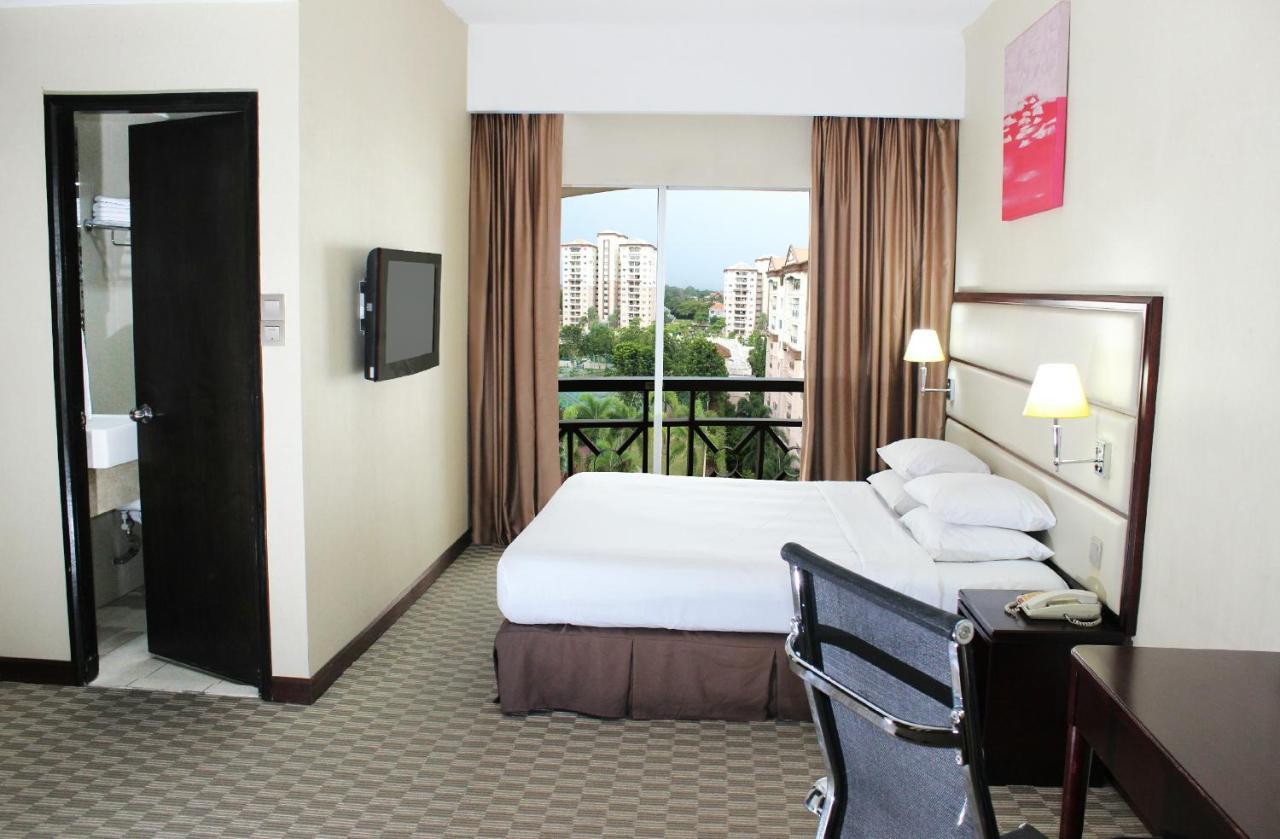 Hotel Silka Johor Bahru Esterno foto