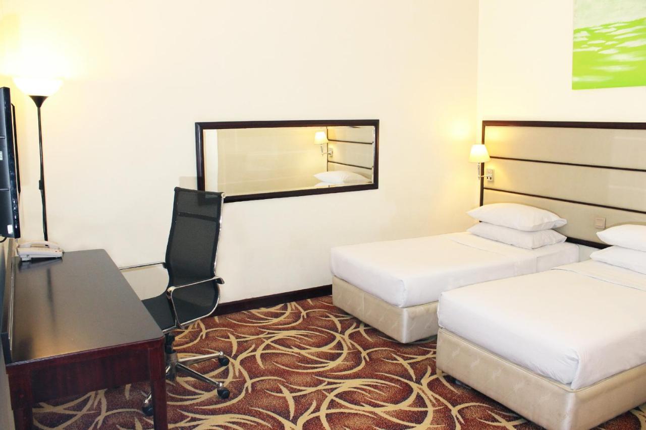 Hotel Silka Johor Bahru Esterno foto