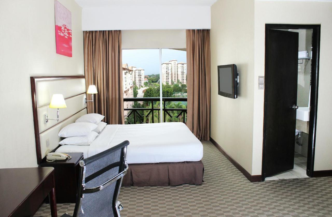 Hotel Silka Johor Bahru Esterno foto