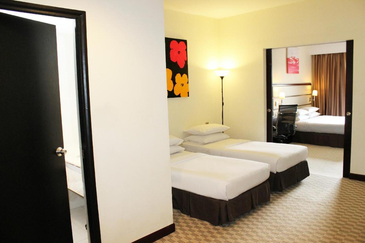 Hotel Silka Johor Bahru Esterno foto
